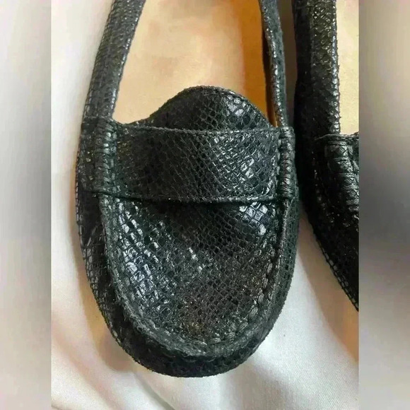 Vionic Chill Larrun Black Snake Print Loafer - Picture 4 of 5